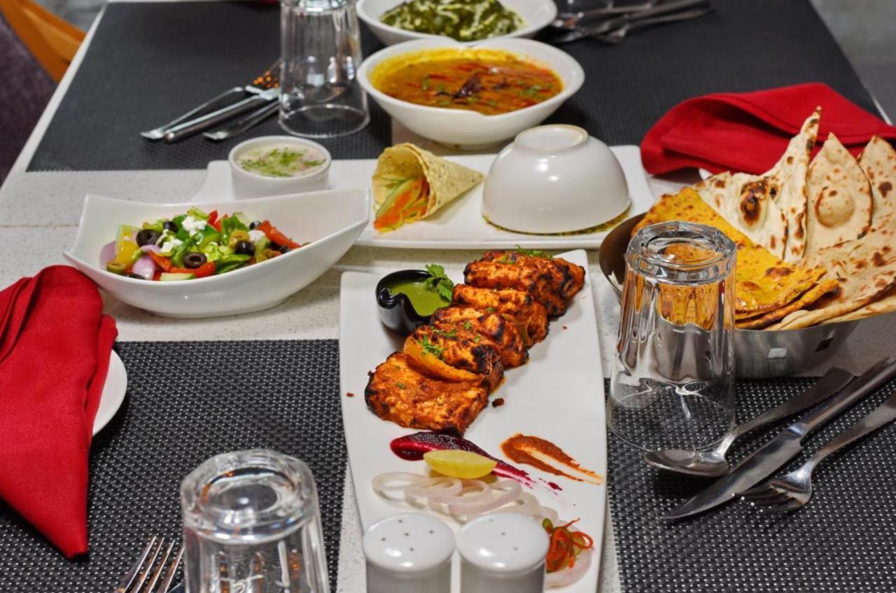 Hotel York Legacy -3 Minutes Walk From New Delhi Railway Station 'The 5 Star Ambience' Newly Built Екстериор снимка